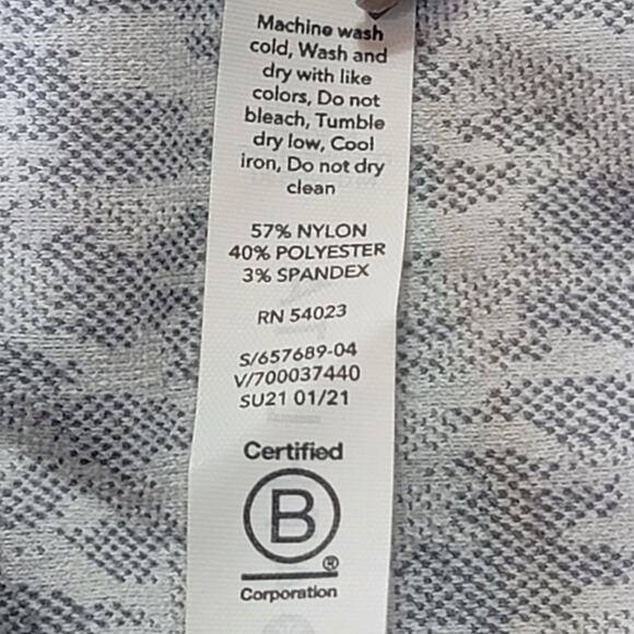 Athleta Momentum Allure Racerback Tank Top Women's Size L - Picture 3 of 7